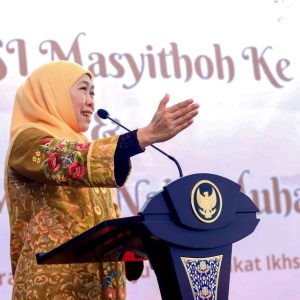 Khofifah Apresiasi Perjuangan Muslimat NU Saat Resmikan Ruang Vaksinasi Internasional RSI Masyithoh Bangil