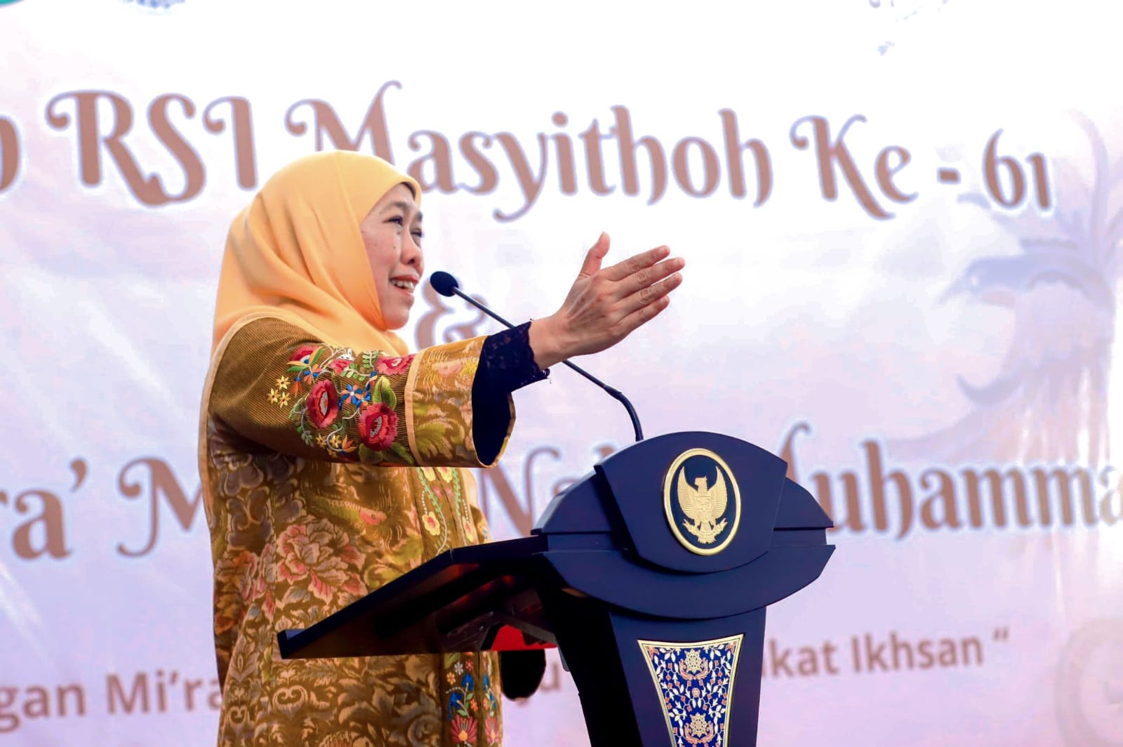 Khofifah Apresiasi Perjuangan Muslimat NU Saat Resmikan Ruang Vaksinasi Internasional RSI Masyithoh Bangil