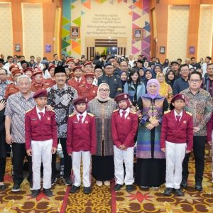 Gubernur Khofifah Buka Bimtek Kepala Sekolah Dan Tenaga Kependidikan Sekolah Rakyat Se-Jatim, Yakin SR Cara Efektif Memutus Mata Rantai Kemiskinan