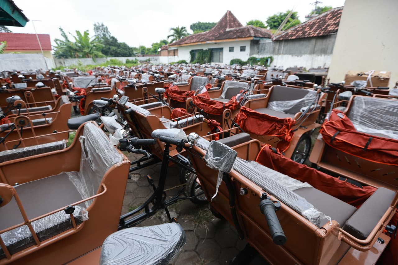 Siap Operasi, Ratusan Bencak Listrik Bantuan Presiden Prabowo Tiba di Banyuwangi