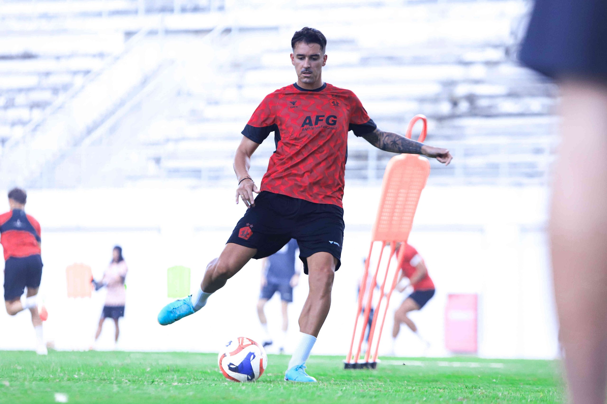 Persik Kediri Resmi Gaet Bek Spanyol Chechu Meneses dari Malut United