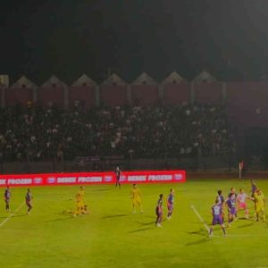 Hampir Menang, Persib Tersengat! Gol Telat Persik di Detik Akhir Bikin Skor 1-1