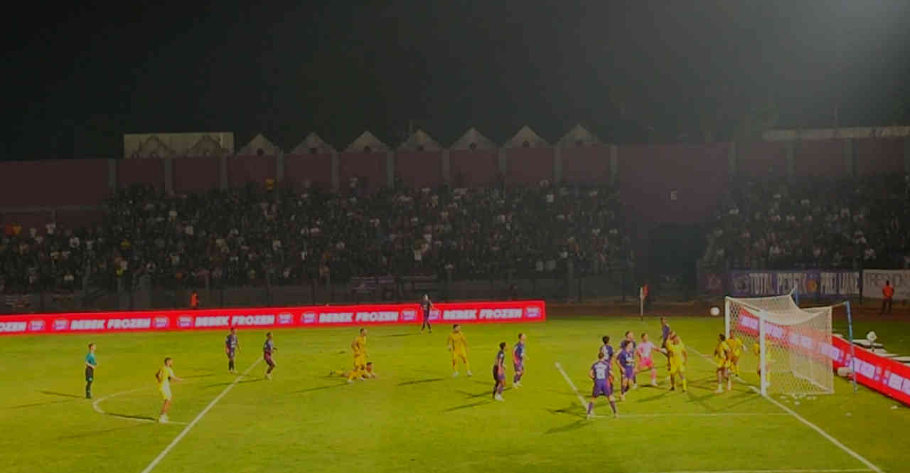 Hampir Menang, Persib Tersengat! Gol Telat Persik di Detik Akhir Bikin Skor 1-1