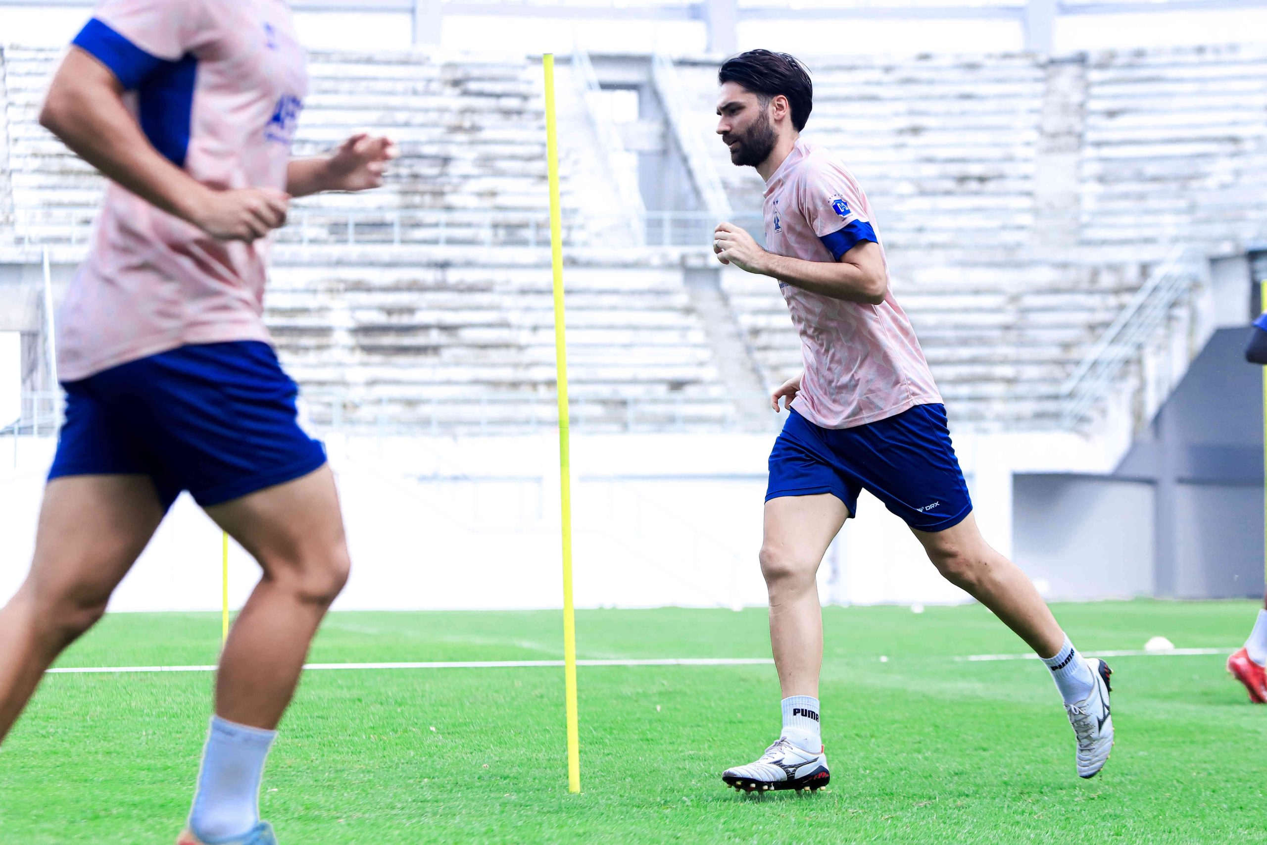 Jon Toral Tak Sabar Jalani Debut, Siap Bantu Persik Kediri Raih Hasil Terbaik