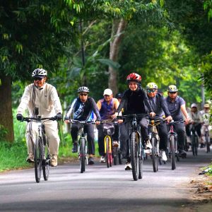Gowes Bersama Wali Kota Madiun, Mbak Wali Tinjau Potensi Wisata dan Ekonomi Kota Kediri