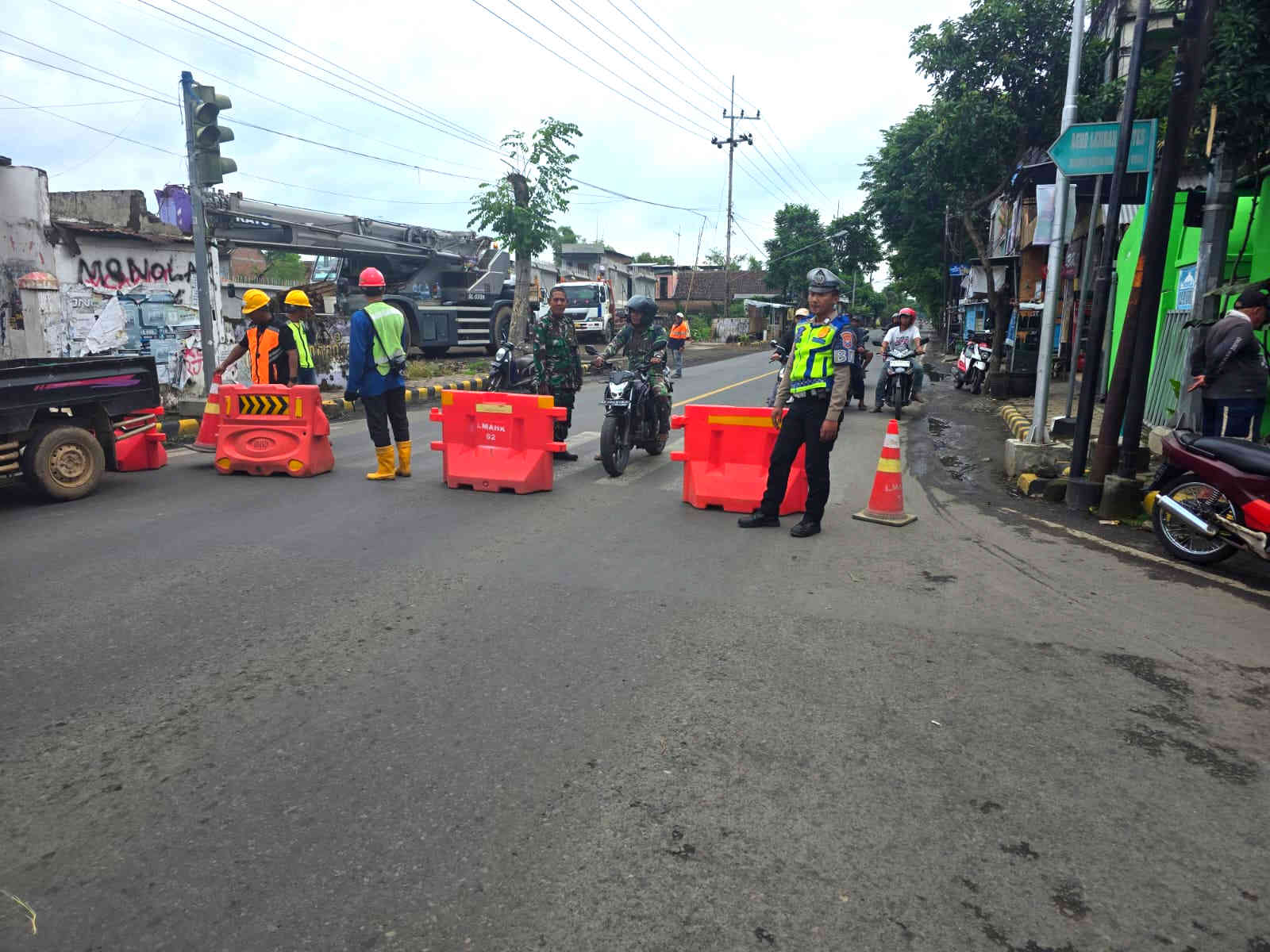 Dishub Kota Kediri Tutup Total Jalan Suparjan Mangun Wijaya Selama Pemasangan Girder Tol