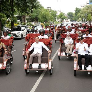 Pemkot Surabaya Salurkan 200 Becak Listrik Bantuan Presiden Prabowo