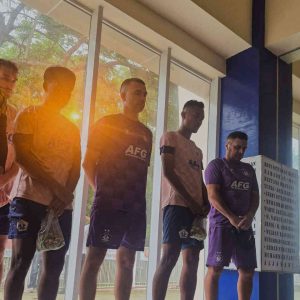 Jelang Arema FC vs Persik Kediri, Skuad Macan Putih Gelar Doa Bersama di Gate 13 Kanjuruhan