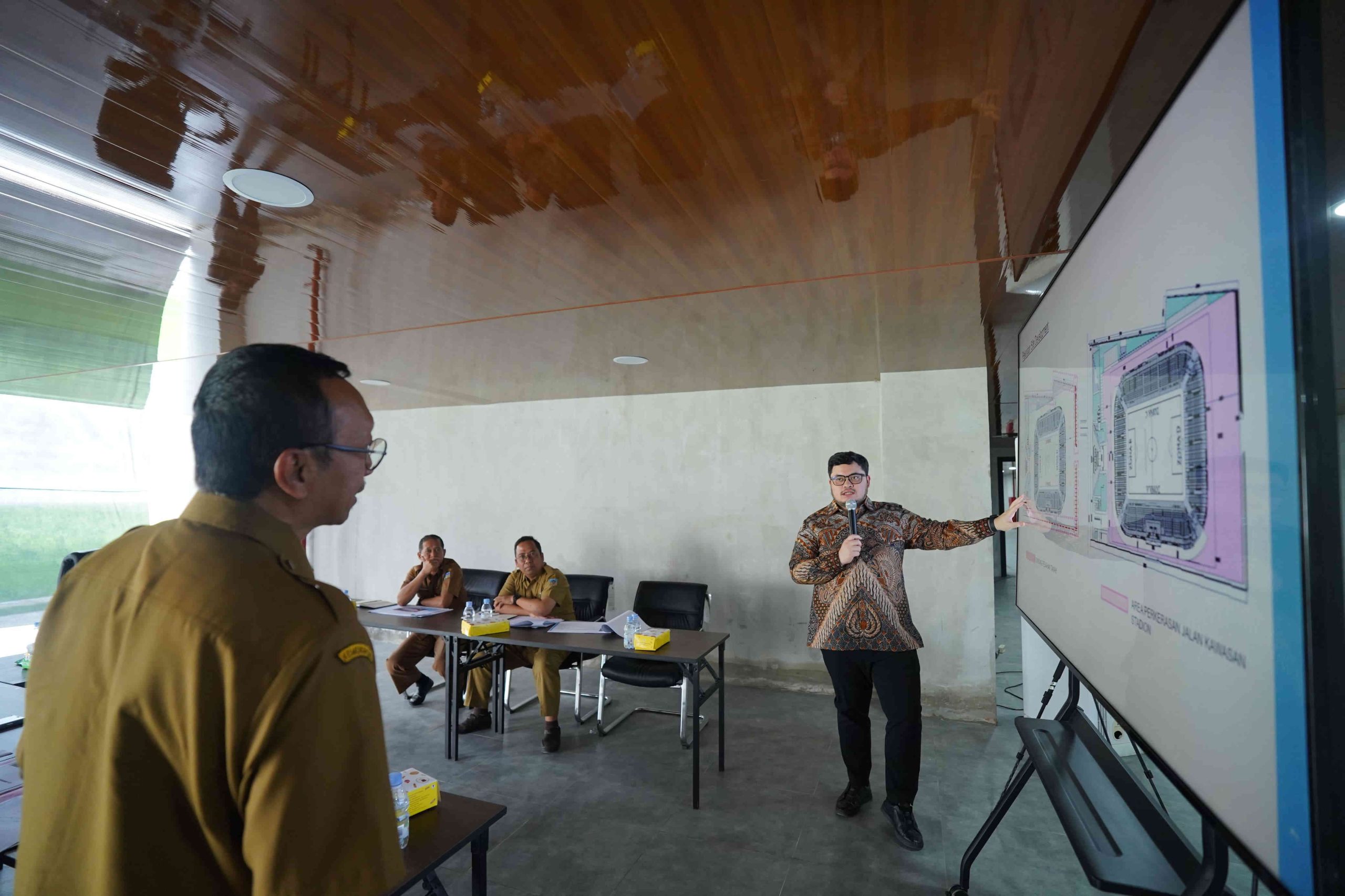 Lanjutkan Pembangunan Stadion, Mas Dhito Anggarkan Rp58,5 Miliar