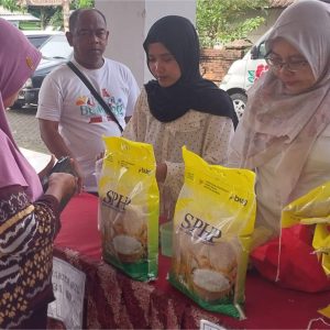 Jelang Imlek dan Ramadan 1447 H, Dispari dan Bulog Gelar Gerakan Pangan Murah di Kec. Puri