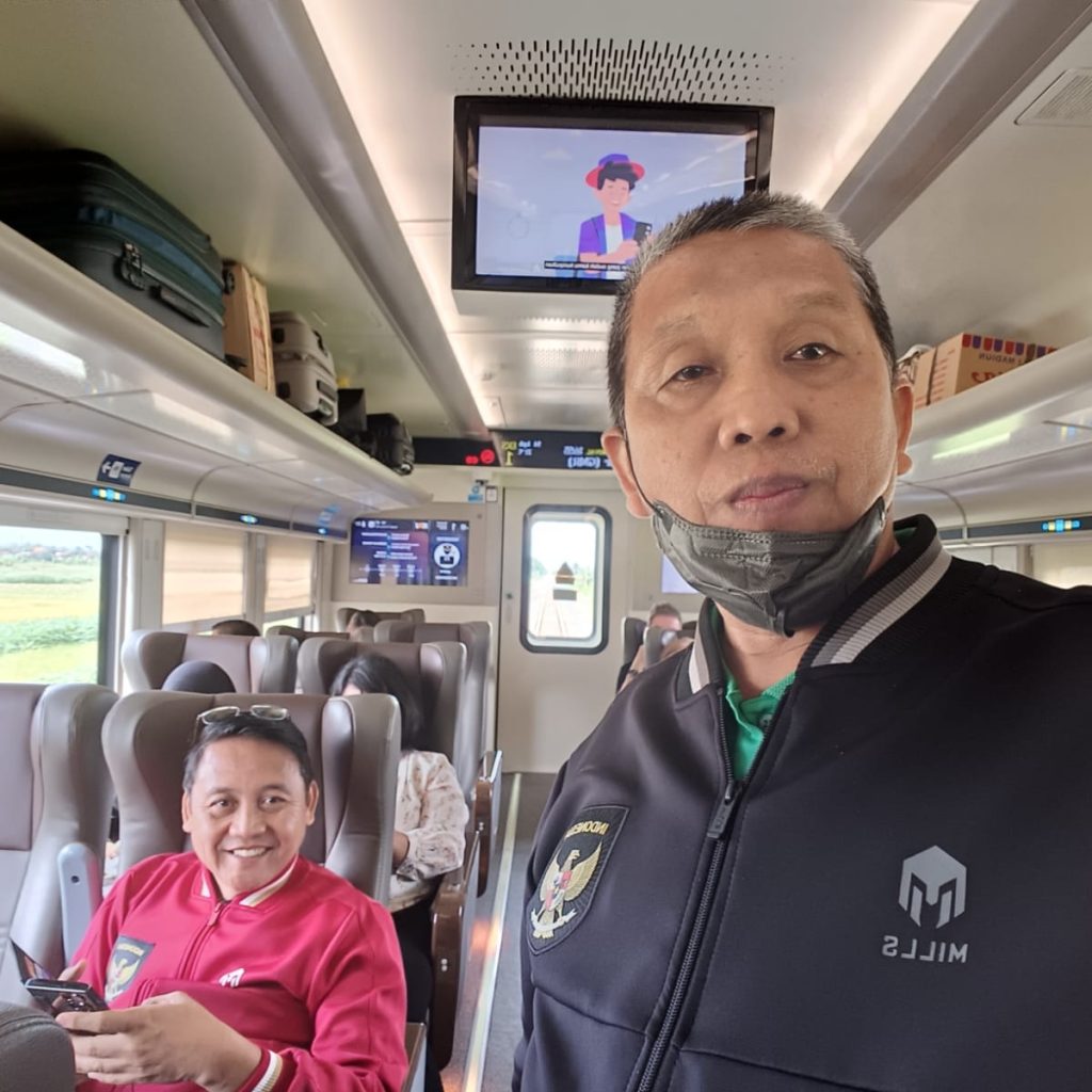 Perjalanan “Ajaib” Ketika Kereta Api Memutar, Maju Mundur, dan Terlambat