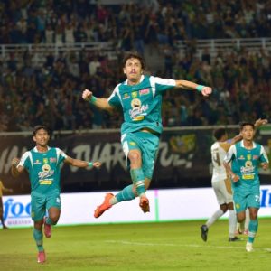 Tren Kemenangan Terhenti, Persebaya Ditahan Imbang Dewa United di GBT