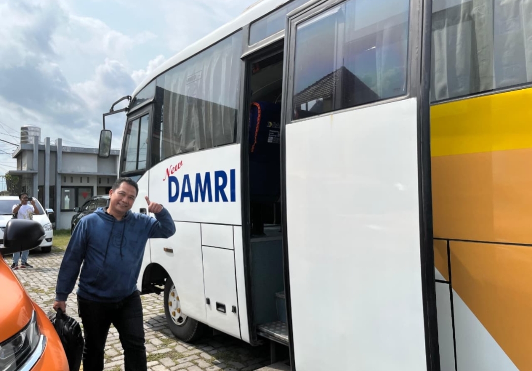 Perkuat Transportasi Terintegrasi, Pemkab Jember Kembali Operasikan Bus Gratis Bandara Notohadinegoro