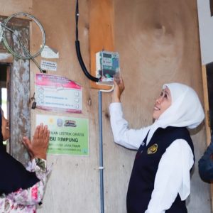 Gubernur Khofifah Siapkan Listrik Gratis untuk 3.400 Rumah Tangga Miskin di Jatim