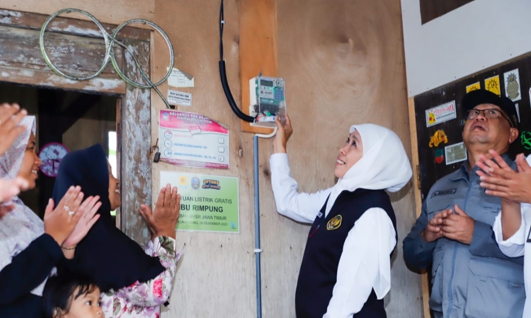 Gubernur Khofifah Siapkan Listrik Gratis untuk 3.400 Rumah Tangga Miskin di Jatim