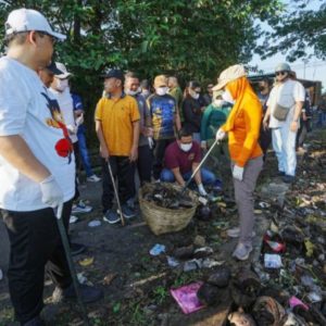 Dukung Gerakan Indonesia ASRI, Walikota Mojokerto Gelar Kerja Bhakti Serentak