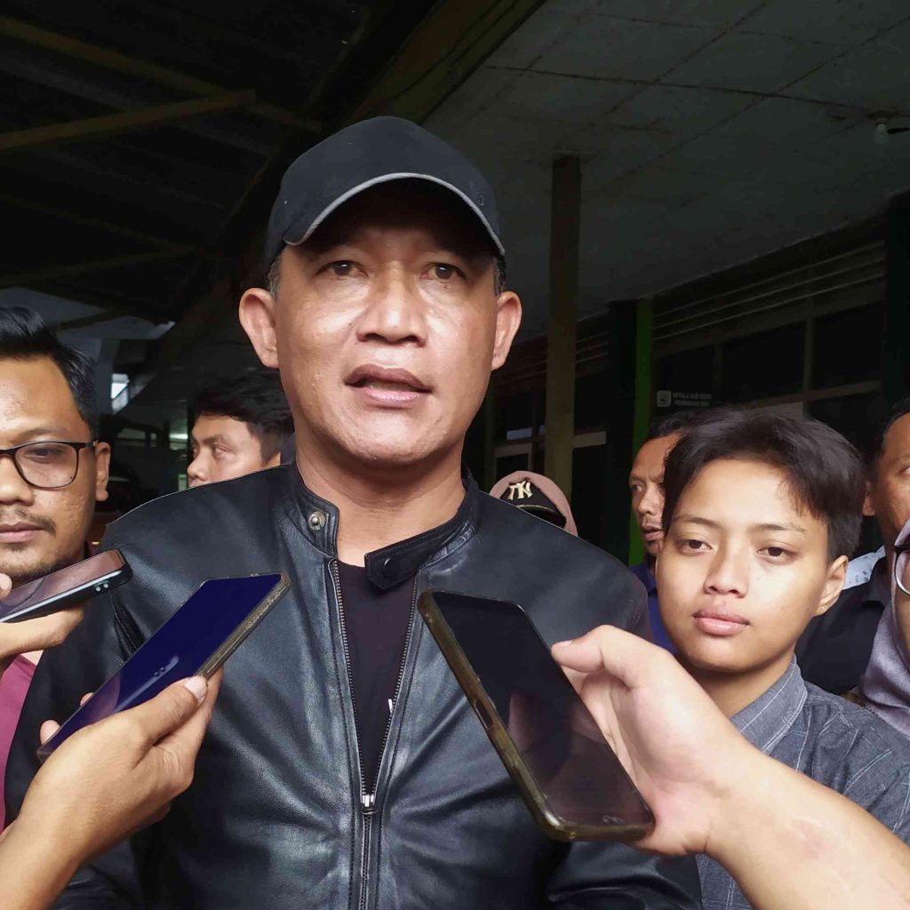 Trijanto Dampingi Warga Audensi dengan Perhutani Tentang Kesepakatan Pengelolaan Kawasan Hutan