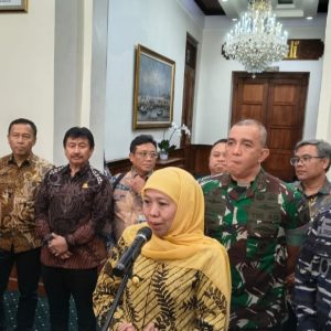 Khofifah dan Menhub Matangkan Kesiapan Angkutan Lebaran 2026 di Grahadi