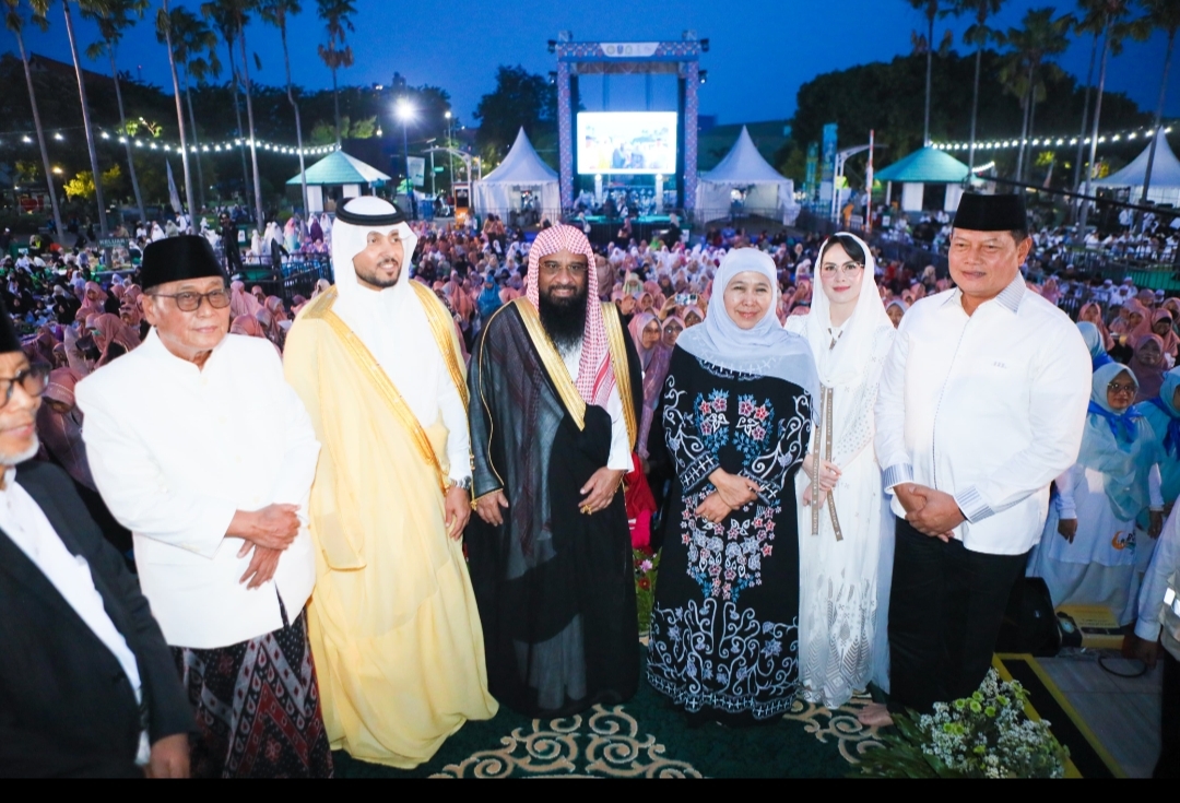 Kurma Raja Salman Dibagikan di Surabaya, Khofifah Sampaikan Terima Kasih