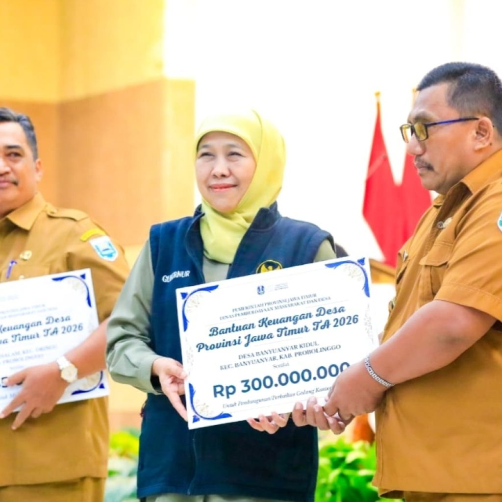Gubernur Khofifah Salurkan Bansos Rp 16,1 Miliar untuk Masyarakat Kabupaten Probolinggo, Kuatkan Ekonomi Rentan dan Percepat Pemulihan Pasca Bencana