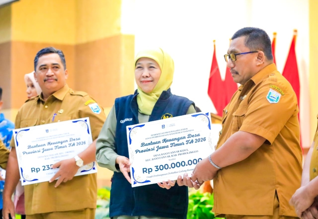Gubernur Khofifah Salurkan Bansos Rp 16,1 Miliar untuk Masyarakat Kabupaten Probolinggo, Kuatkan Ekonomi Rentan dan Percepat Pemulihan Pasca Bencana