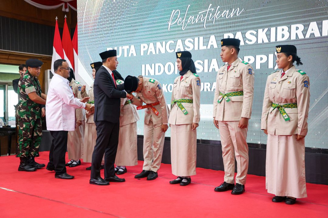 Wali Kota Surabaya Lantik Duta Pancasila Paskibra untuk Jadi Agen Perubahan