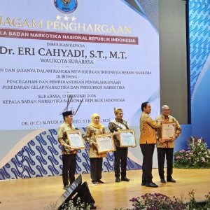 Komitmen Perang Narkoba, Eri Cahyadi Dianugerahi Penghargaan BNN