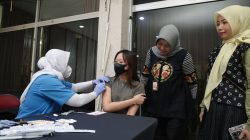 Pemkot Surabaya Bersama BBPOM Gelar Vaksinasi HPV