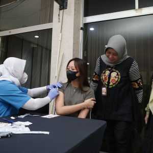 Pemkot Surabaya Bersama BBPOM Gelar Vaksinasi HPV