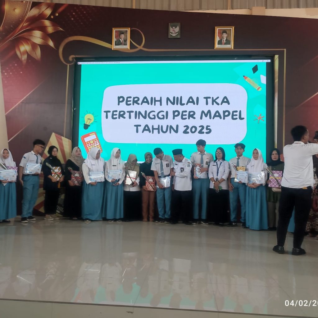 Master Christine Wu Optimis Peserta Gathering & Sosialisasi Masuk PTN SMAN 4 Sidoarjo Jadi Generasi Emas 2045