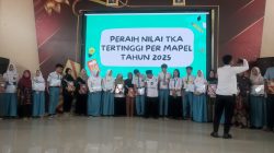 Master Christine Wu Optimis Peserta Gathering & Sosialisasi Masuk PTN SMAN 4 Sidoarjo Jadi Generasi Emas 2045