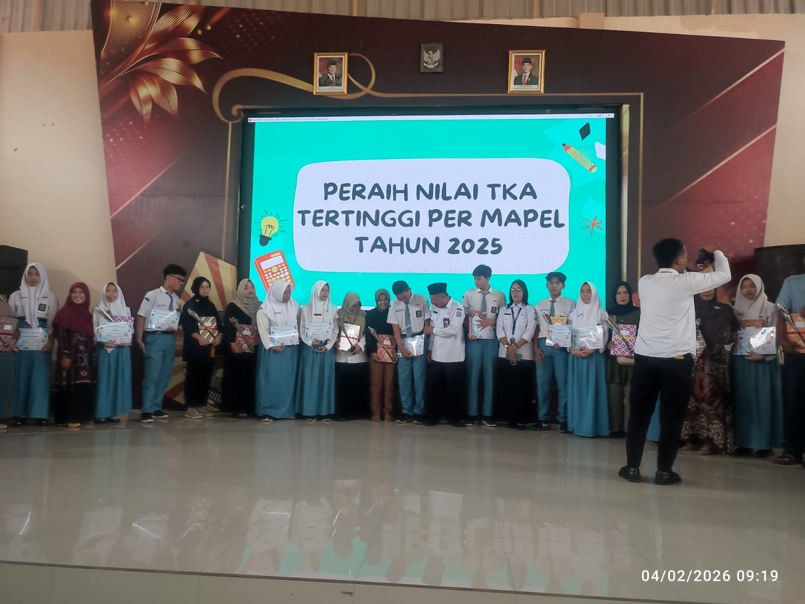 Master Christine Wu Optimis Peserta Gathering & Sosialisasi Masuk PTN SMAN 4 Sidoarjo Jadi Generasi Emas 2045