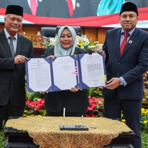 Pemkot Surabaya dan DPRD Setujui Perubahan Perda Pengelolaan Barang Milik Daerah