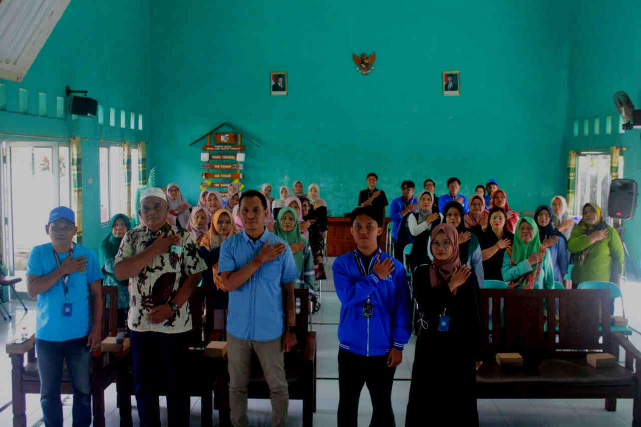 Ubah Cara Pandang Warga, Mahasiswa KKN-T UNP Kediri Dorong Bank Sampah dari Rumah Tangga