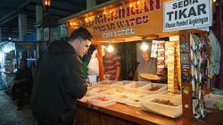 Mas Dhito Kulineran Malam di Pasar Wates, Omset Pedagang Tembus Rp1,5 Juta per Hari