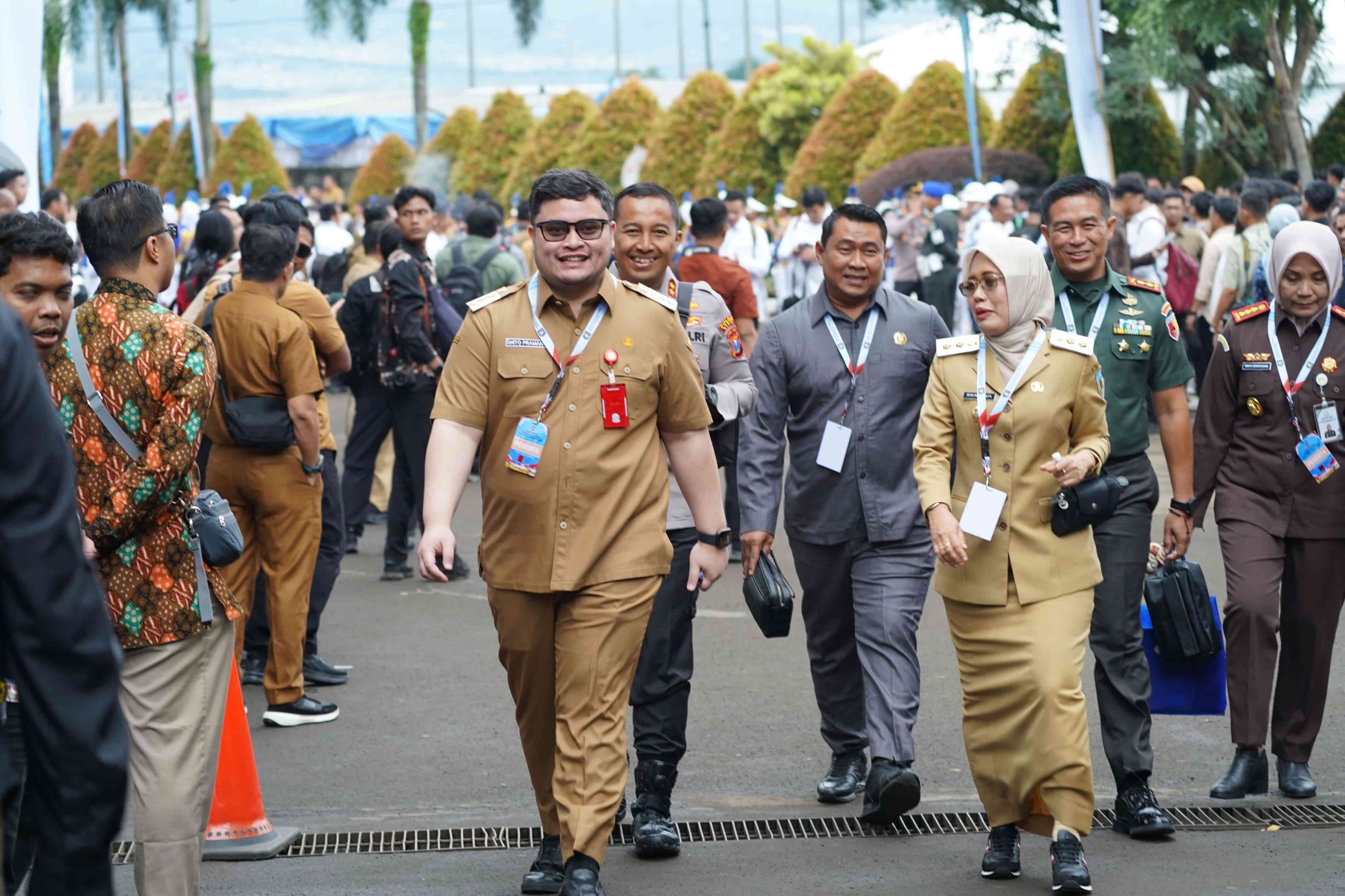 Kompak, Mas Dhito Bareng Mbak Dewi dan Forkopimda Ikuti Rakornas di Sentul