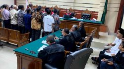 Eks Camat Ngancar Kabupaten Kediri Akui Terima Rp7 Juta di Sidang Suap Perangkat Desa, Hakim: Berani Staf Terima Duit?