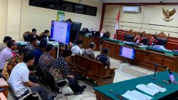 Hakim Minta Uang “Seleksi” Perangkat Desa Kabupaten Kediri Dikembalikan Terbuka, di Pengadilan Tipikor Surabaya