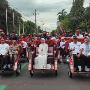 Modernisasi Transportasi Rakyat, Wali Kota Kediri Salurkan 200 Unit Becak Listrik Hadiah Presiden