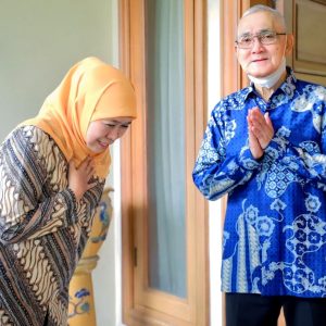 Try Sutrisno Wafat, Gubernur Khofifah Ajak Masyarakat Jatim Kibarkan Bendera Setengah Tiang Dua Hari