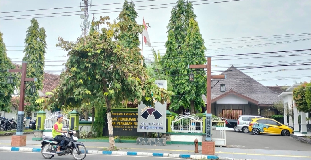 Kantor Pemerintah Di Madiun Abai Imbauan Pemasangan Bendera Setengah Tiang