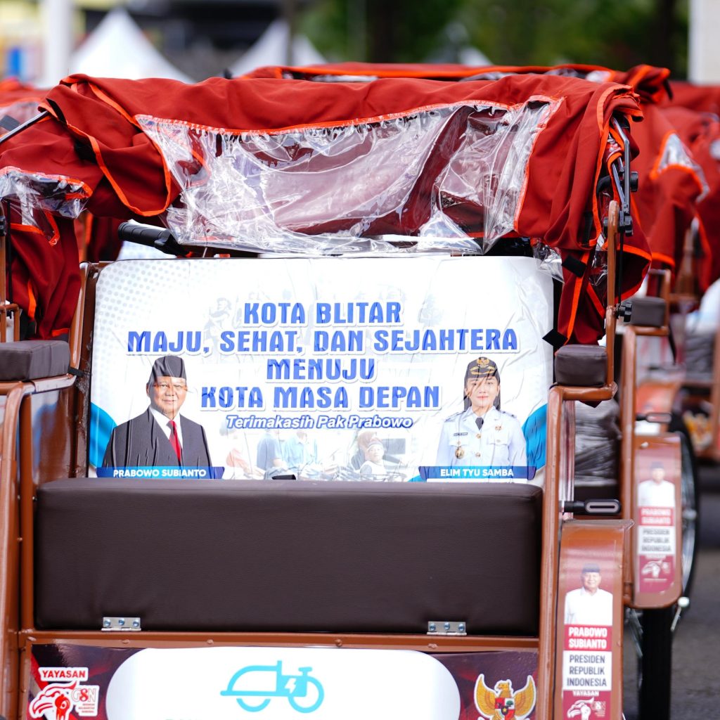 Elim Tyu Samba Wakil Wali Kota Blitar Salurkan 200 Becak Listrik dari Presiden Prabowo
