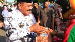 Perkuat Empati dan Kepedulian Sosial, PGRI Kabupaten Blitar Bagi Takjil Ramadhan