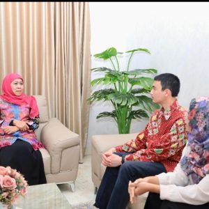 Kepulangan Penuh Haru, Dua Mahasiswa Jatim Berhasil Dievakuasi dari Iran