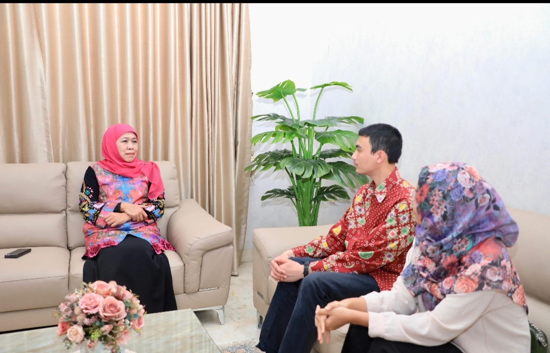 Kepulangan Penuh Haru, Dua Mahasiswa Jatim Berhasil Dievakuasi dari Iran