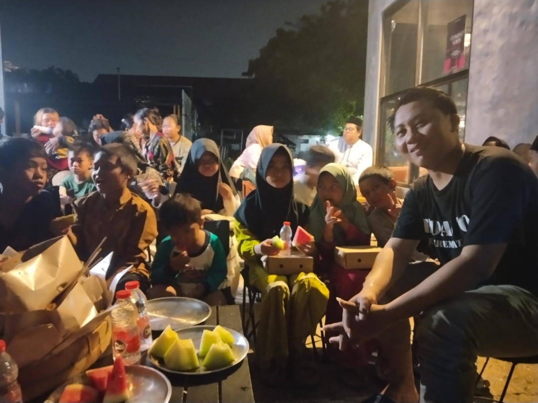 Anak Muda Lintas Agama Gelar Buka Puasa Bersama Anak Jalanan dan Yatim Piatu di Sidoarjo
