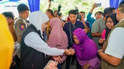 Khofifah Gelar Pasar Murah di Jemur Wonosari Jelang Idul Fitri