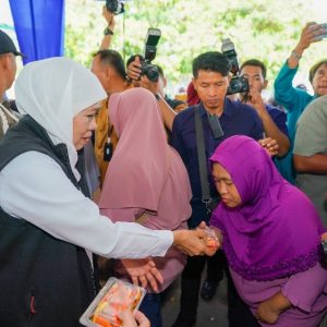 Khofifah Gelar Pasar Murah di Jemur Wonosari Jelang Idul Fitri