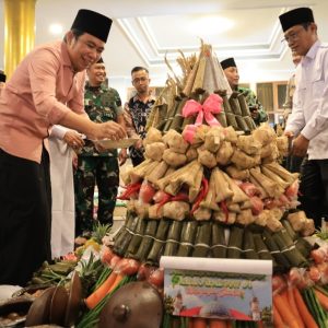 Bupati Jember Bersama Masyarakat Gelar Kupatan , Perkuat Silaturahmi dan Nilai Idul Fitri