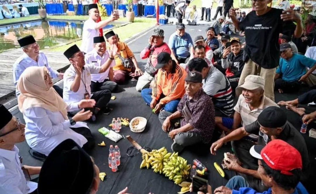 Bupati Ipuk Halal Bihalal Bareng Pengemudi Becak, Angkot, hingga Ojol